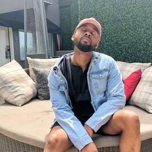 Meet your Posher, Carlos